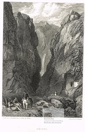 Delphi. Ansicht der Bergschlucht bei Delphi mit Wasserfall und Wanderern an reißendem Gebirgsflus...