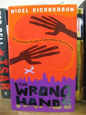 Bild des Verkufers fr The Wrong Hands zum Verkauf von PsychoBabel & Skoob Books