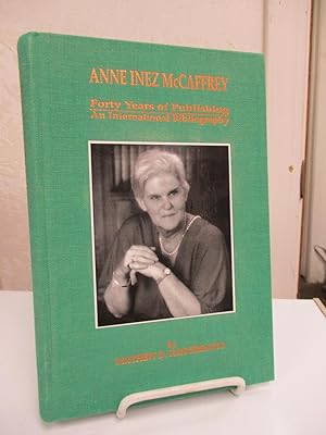 Image du vendeur pour Anne Inez McCaffrey: Forty years of Publishing: an International Bibliography. mis en vente par Zephyr Books