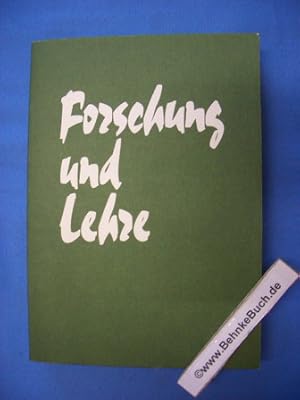 Seller image for Forschung und Lehre : Abschiedsschrift zu Joh Schrpfers Emeritierung u. Festgruss zu seinem 65. Geburtstag. Slav. Seminar Hamburg. [Redaktionskollegium: D. Gerhardt .] for sale by Antiquariat BehnkeBuch