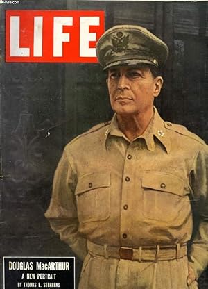 Seller image for LIFE, INTERNATIONAL EDITION, VOL. 9, N 6, SEPT. 1950 (Contents: THE WORLD S EVENTS. A VISION BRINGS 80,000 TO NECEDAH. EDITORIALS: NEHRU S LEADERSHIP. MacARTHUR S DETRACTORS. LOVING LION GREETS NIGHTCLUB PATRON. "WILD BLUE YONDER BOYS" SALUTE GIs IN.) for sale by Le-Livre