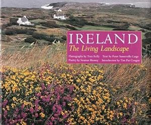 Imagen del vendedor de Ireland: The Living Landscape a la venta por Shamrock Books