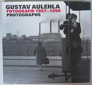 Bild des Verkufers fr Gustav Aulehla. Fotografie 1957-1990 = Photographs 1957-1990 zum Verkauf von Antikvariat Valentinska