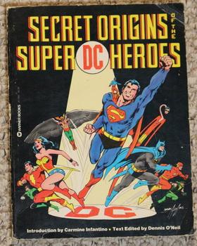 Imagen del vendedor de SECRET ORIGINS OF THE SUPER DC HEROES - Softcover Edition. a la venta por Comic World