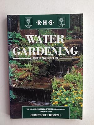 Image du vendeur pour Water Gardening (The Royal Horticultural Society Encyclopaedia of Practical Gardening) mis en vente par Book Souk