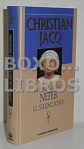 La piedra de luz 1. Nefer el silencioso