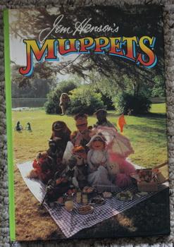 Immagine del venditore per JIM HENSON'S MUPPETS - 1981 UK Annual - Cover from TV Show. venduto da Comic World