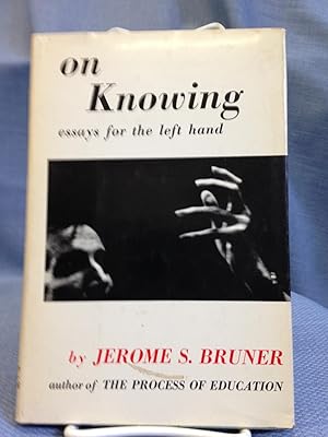 Imagen del vendedor de On Knowing. Essays for the Left Hand a la venta por Bryn Mawr Bookstore