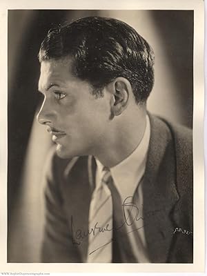 Fine vintage photo signed in full (Lord Laurence, 1907-1989, Actor & Director)