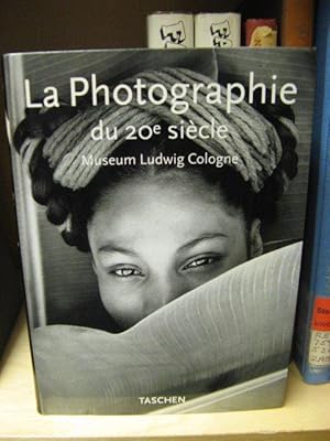 Image du vendeur pour La Photographie Du 20e Siecle: Museum Ludwig Cologne mis en vente par PsychoBabel & Skoob Books