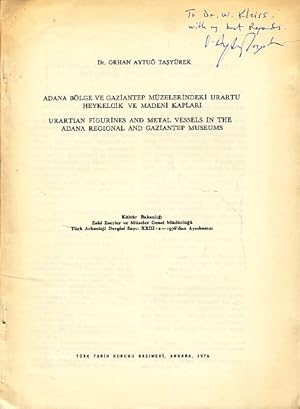 Imagen del vendedor de The relation between Urartian temple gates and monumental rock niches. Urartu tapinak kapilari ile anitsal kaya nisleri arasindaki baginti. a la venta por Fundus-Online GbR Borkert Schwarz Zerfa