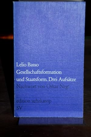 Bild des Verkufers fr Gesellschaftsformation und Staatsform. Drei Aufstze. Nachwort von Oskar Negt, (= edition suhrkamp 720) zum Verkauf von Altstadt-Antiquariat Nowicki-Hecht UG