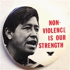 Imagen del vendedor de Non-violence is our strength [pinback button] a la venta por Bolerium Books Inc.