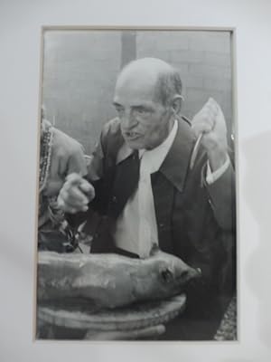 Luis Bunuel en el festin por sus setenta y cinco anos en la Galeria GDA, en 1975 a la Ciudad de M...