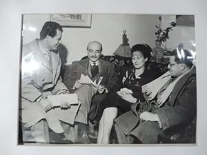 Lucio Fontana con Violetta Besesti, Beniamino Dal Fabbro, Teullier. (Fotografia originale)