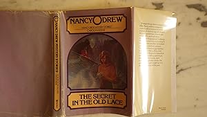 Immagine del venditore per SECRET OF OLD LACE #59, Nancy Drew, RARE Hardcover w / Lavender Color DJ of Long Haired Nancy wearing Peach colored Blouse & Holding Piece of Lace near Castle , as Man Watches in Red Jacket on overhead Bridge , venduto da Bluff Park Rare Books