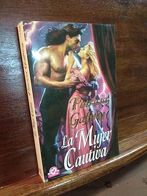 Imagen del vendedor de La mujer cautiva a la venta por Libros Antuano