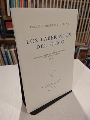 Image du vendeur pour Los laberintos del humo mis en vente par Libros Antuano