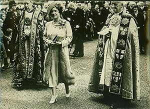 Queen Mother Visits Norwich Cathedral (Press Photo)