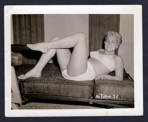 Imagen del vendedor de Unterwsche lingerie Dessous Autumn Erotik nude vintage pin up Foto photo a la venta por Antiquariat Steffen Vlkel GmbH