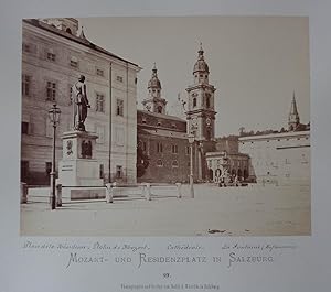 Mozart- und Residenzplatz in Salzburg. Original-Fotografie, Albumin auf Verlagskarton mit typogr....