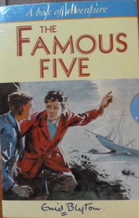 Imagen del vendedor de Famous Five Slipcase (1-5): Five on a Treasure Island, Five Go Adventuring Again, Five Run Away Together, Five Go to Smuggler's Top, Five Go Off in a Caravan a la venta por Alpha 2 Omega Books BA