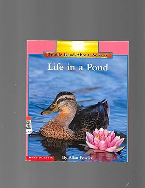 Bild des Verkufers fr Life in a Pond (Rookie Read-About Science) zum Verkauf von TuosistBook
