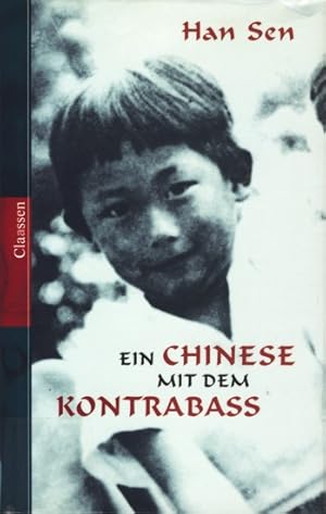 Ein Chinese mit dem Kontrabass.