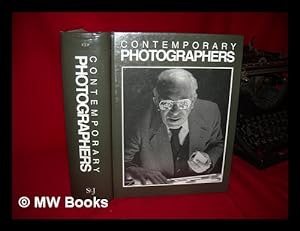 Seller image for Contemporary photographers / executive editor, Martin Marix Evans ; consultant editor, Amanda Hopkinson ; advisers, Andrey Baskakov . [et al.] for sale by MW Books Ltd.