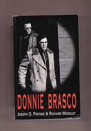 Seller image for DONNIE BRASCO for sale by Libreria 7 Soles