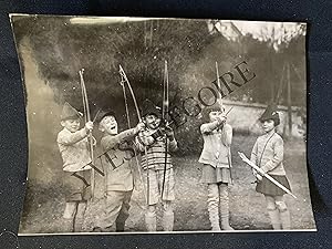 PHOTOGRAPHIE "THE DUKE OF EDINBURGH AS A SCHOOLBOY"