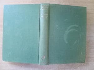 Image du vendeur pour The New Naturalist: Life in Lakes and Rivers mis en vente par Goldstone Rare Books