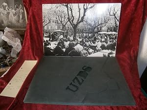 Seller image for " UZ�S " ALBUM de 21 PHOTOGRAPHIES 40 x 28 cm sous portefeuille for sale by LA FRANCE GALANTE