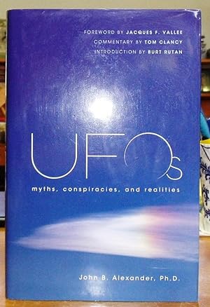 Immagine del venditore per UFOs: Myths, Conspiracies, And Realities venduto da Back Lane Books