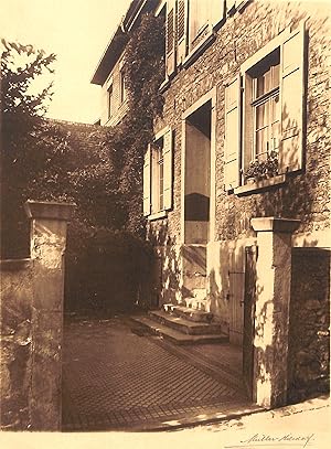 2 Originalfotografien: Stefan Georges Elternhaus in Bingen I und II. Gelatineentwicklungspapier. ...