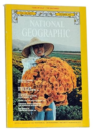 Immagine del venditore per The National Geographic Magazine, Volume 152 (CLII), No. 4 (October 1977). Includes "Close-Up: U.S.A." map of the Southwest (Arizona, New Mexico, Utah, Colorado) venduto da Cat's Cradle Books