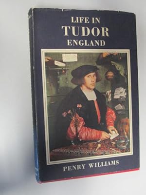 Imagen del vendedor de Life in Tudor England (English life series) a la venta por Goldstone Rare Books