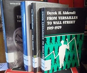 Seller image for FROM VERSAILLES TO WALL STREET 1919-1929 + THE BUNDESBANK + ONE MONEY FOR EUROPE? + TRANSITION THE FIRST DECADE (4 libros) for sale by Libros Dickens