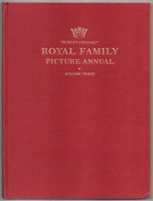 Bild des Verkufers fr Royal Family. Royal Family. Picture Album volume four. The annual pageant of Royal Events for the year ending August 1955. Text-table book. zum Verkauf von Leonardu