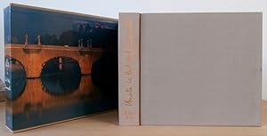 Immagine del venditore per Christo, le Pont-Neuf empaquet. Paris, 1975-1985. Prface "Le Pont-Neuf et Paris" par Bernard de Montgolfier. venduto da Librairie Le Trait d'Union sarl.