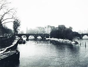 Bild des Verkufers fr Paris, l?le de la Cit, prise du Nord. Photographie originale. zum Verkauf von Harteveld Rare Books Ltd.