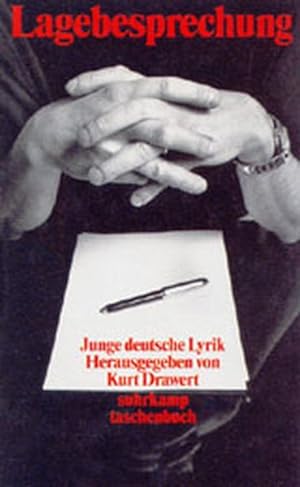Bild des Verkufers fr Lagebesprechung: Junge deutsche Lyrik (suhrkamp taschenbuch) zum Verkauf von Antiquariat Armebooks