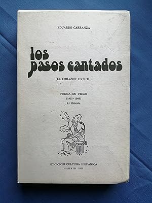 Immagine del venditore per Los pasos cantados (el coraz�n escrito) : poes�a en verso (1935-1968) venduto da Perolibros S.L.