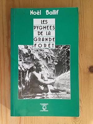 Seller image for Les pygmes de la grande fort for sale by Les bouquins d'Alain