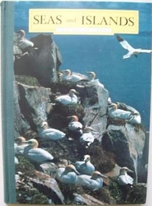 Seller image for SEAS AND ISLANDS (LIVING COUNTRYSIDE S.)1990 for sale by M.Roberts - Books And ??????