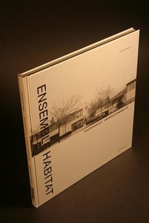 Image du vendeur pour Ensemble habitat. Fnf Villen/five villas, Klaus Schuldt, Andreas Scheiwiller. mis en vente par Steven Wolfe Books