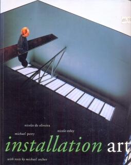 Imagen del vendedor de Installation Art a la venta por timkcbooks (Member of Booksellers Association)