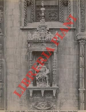 Bild des Verkufers fr Como. Cattedrale. Edicola con la statua di Plinio, Tommaso e Jacopo Rodari. zum Verkauf von Libreria Piani