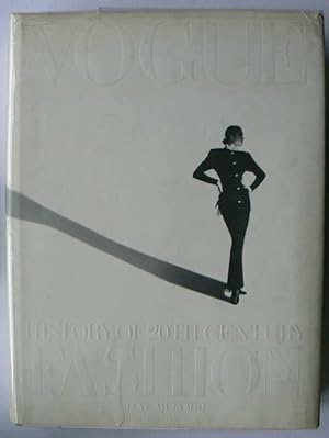 Imagen del vendedor de Vogue History of 20th Century Fashion a la venta por Roe and Moore