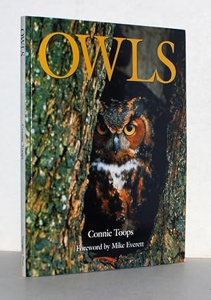 Bild des Verkufers fr Owls. Foreword by Mike Everett. zum Verkauf von Antiquariat Stefan Wulf